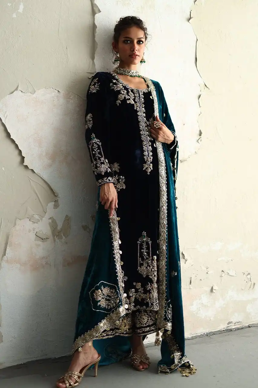 Exquisite Handmade Embroidered Velvet Dress - Image 7